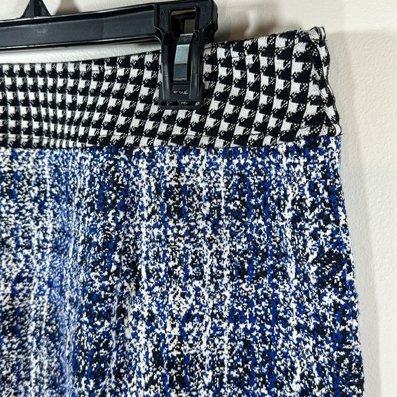Cabi Woman's 21 Club Jacket and Skirt Set Hounds Tooth Black White Blue - Picture 11 of 14